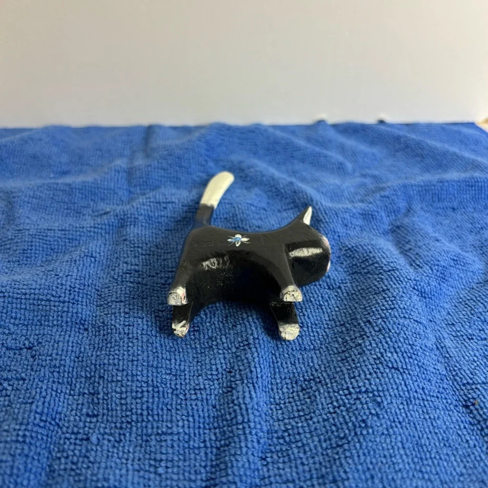 Handcrafted Cat Figurines - Black and Yellow